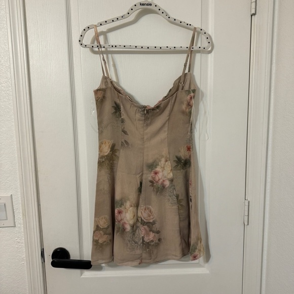 House of CB Floral Mini Dress - Cream and Pink - Picture 4 of 8